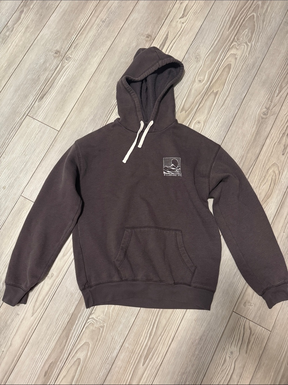 Billabong Men's Dark Brown Pullover Hoodie with Small Chest Graphic